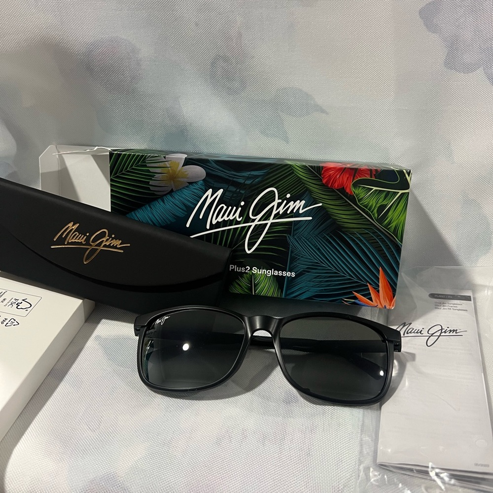 Maui Jim Hulili Polarized Sunglasses Matte Black 672-02/MJ0672S-001 $309